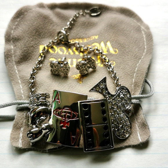 Vivienne Westwood - Picture 1 of 4